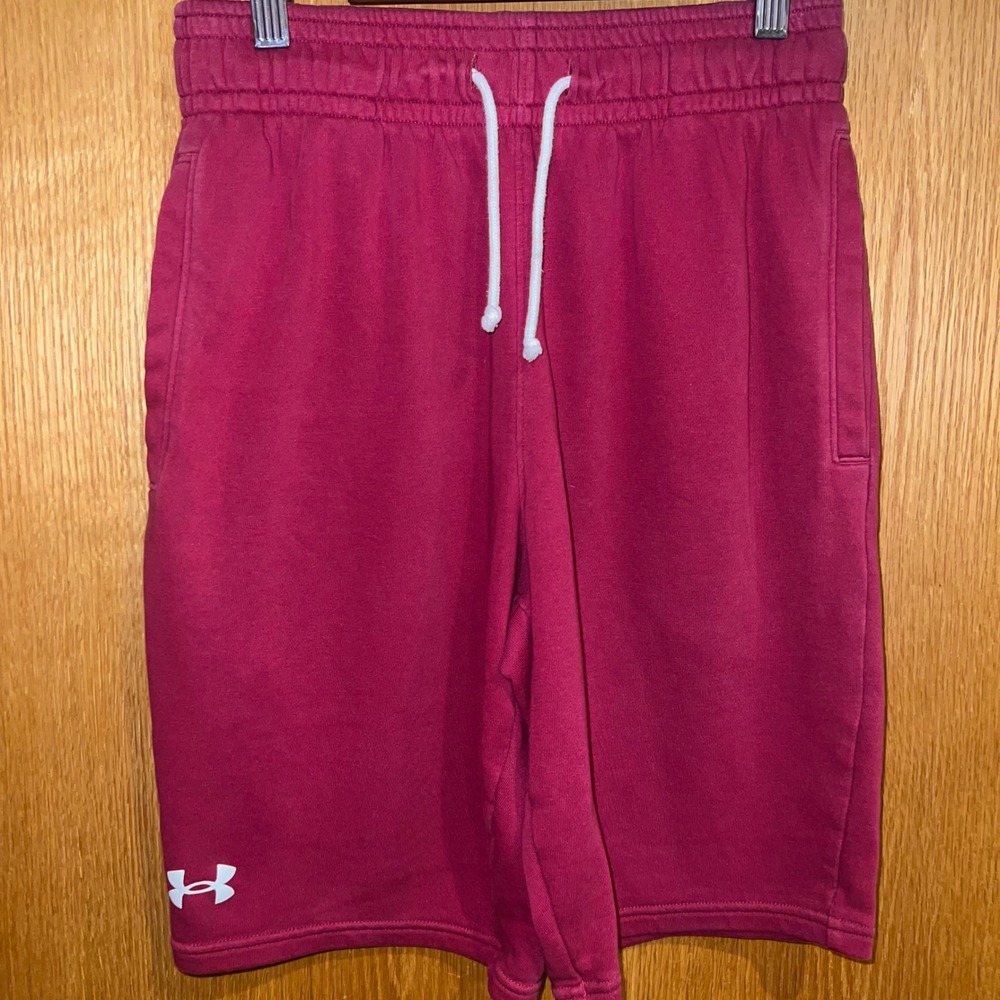 Under Armour‎ Fleece Shorts Mens Small Burgundy Red Drawstring Pockets RN96510